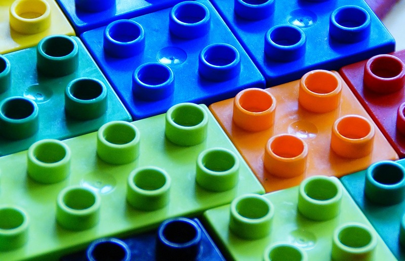 Baustein / https://pixabay.com/photos/lego-building-blocks-lego-duplo-189762/