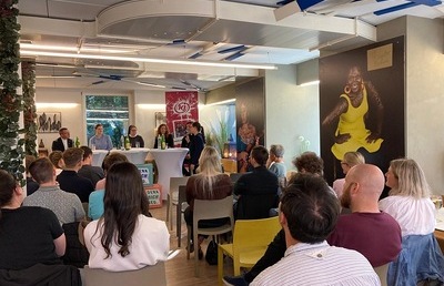 Wie glaubt die Generation Z? Darum ging es bei einer spannenden Diskussion im Grazer Cafe Global.